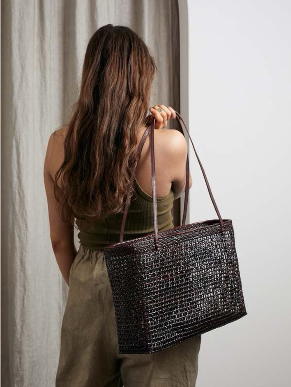 Bembien Clara bag in Nuit - Dark Brown Wicker Woven Tote Bag